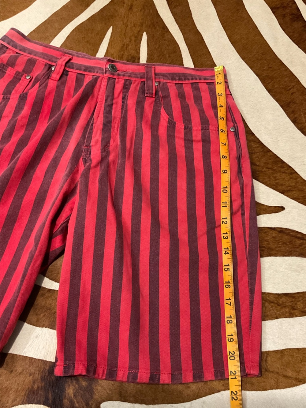 Vintage 90s Unionbay Red Black Striped Denim Shorts Size 32 Jeans Unisex - Picture 7 of 10